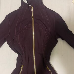 Woman’s lululemon define jacket black plum gold size 6